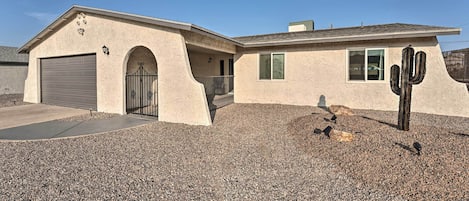 House (3 Bedrooms) | Front of property