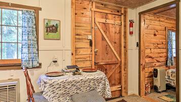 House (1 Bedroom) | Interior