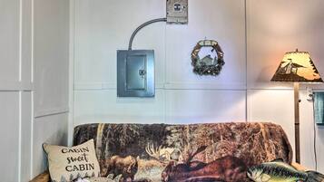 House (1 Bedroom) | Interior