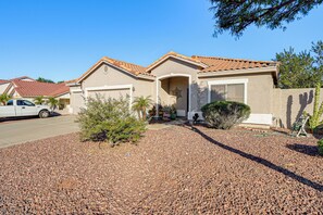 House (4 Bedrooms) | Interior - Family Home w/ Community Perks in Peoria (Peoria)