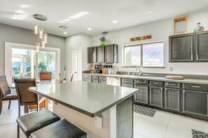 House (4 Bedrooms) | Interior - Family Home w/ Community Perks in Peoria (Peoria)