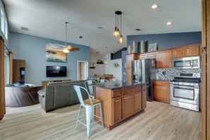 House (3 Bedrooms) | Interior - Bright Getaway w/ Ski Lake, 11 Miles to Dtwn Tampa (Brandon)