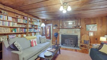 Cottage (3 Bedrooms) | Front of property