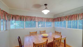 Cottage (3 Bedrooms) | Interior