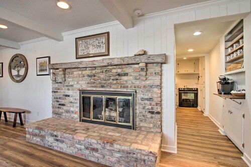 Cozy Rochester Retreat ~ 3 Mi to Mayo Clinic!