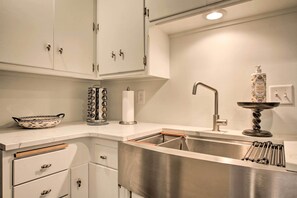 Apartment (2 Bedrooms) | Interior - Cozy Rochester Retreat ~ 3 Mi to Mayo Clinic! (Rochester)