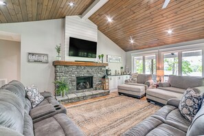 House (4 Bedrooms) | Interior
