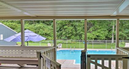 'the Oyster Bed' Retreat w/ Pool & Game Room