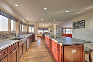 Casa (Multiple Bedrooms) | Interior