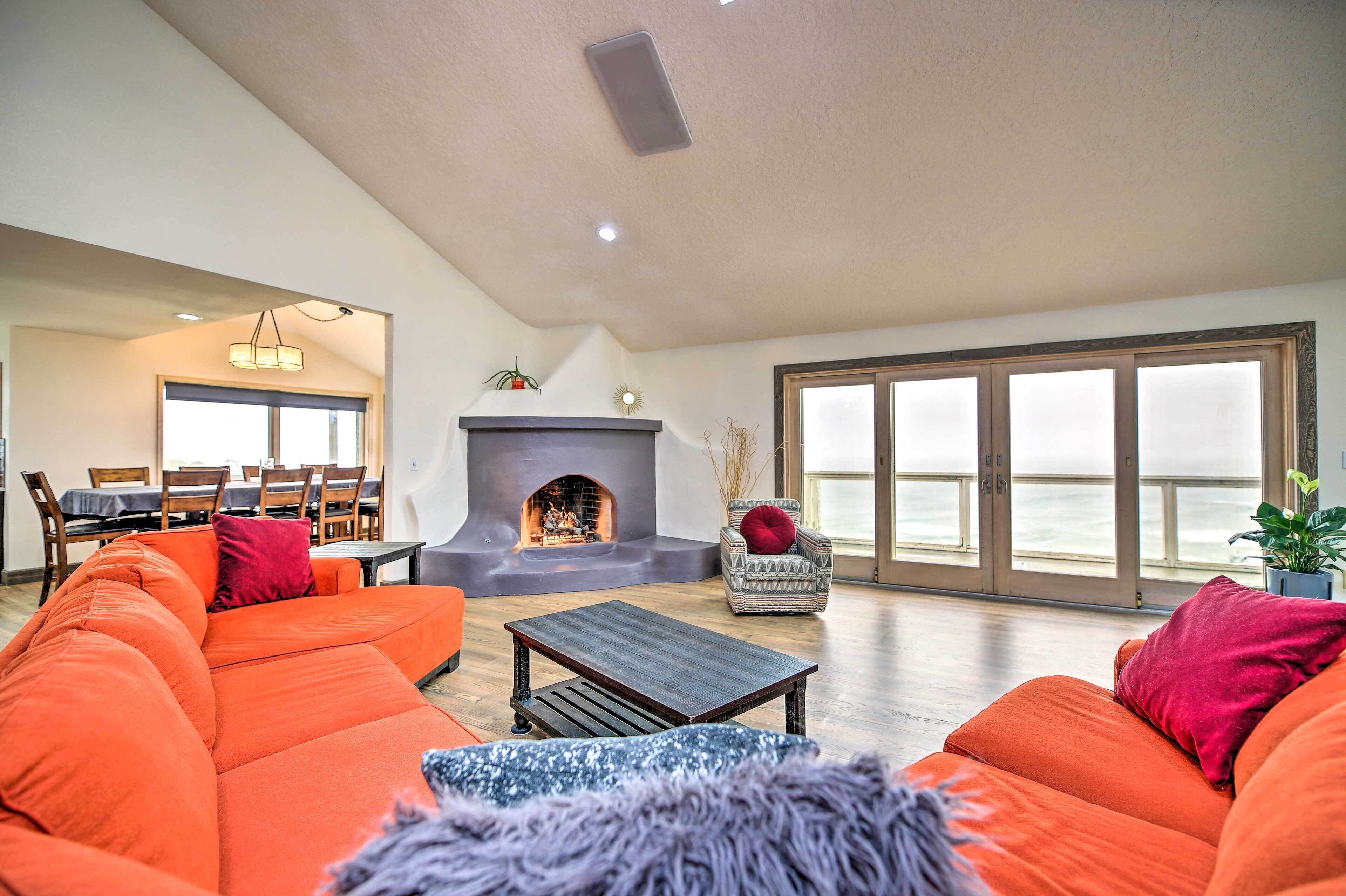 House (Multiple Bedrooms) | Living area | TV, fireplace, DVD player, table tennis