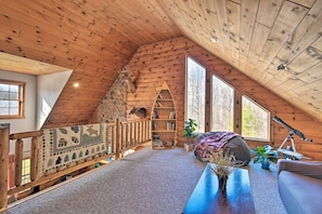 House (5 Bedrooms) | Interior
