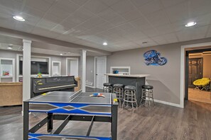 House (5 Bedrooms) | Interior