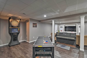 House (5 Bedrooms) | Interior