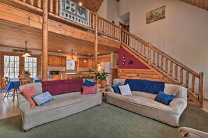 House (5 Bedrooms) | Interior