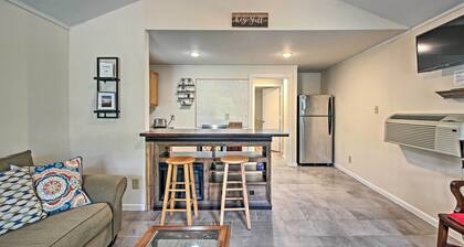 Near Nat'l Park: Hollywood Park Hot Springs Home