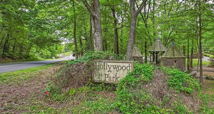 Near Nat'l Park: Hollywood Park Hot Springs Home