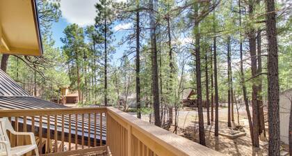 9 Mi to Rainbow Lake: Woodsy Pinetop Cabin w/ Deck