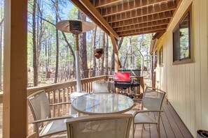 House (3 Bedrooms) | Interior - 9 Mi to Rainbow Lake: Woodsy Pinetop Cabin w/ Deck (Pinetop)