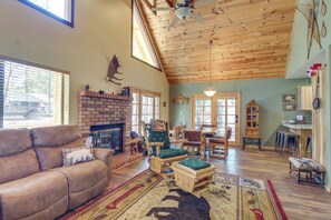 House (3 Bedrooms) | Interior - 9 Mi to Rainbow Lake: Woodsy Pinetop Cabin w/ Deck (Pinetop)