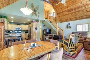 House (3 Bedrooms) | Interior
