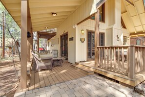 House (3 Bedrooms) | Interior - 9 Mi to Rainbow Lake: Woodsy Pinetop Cabin w/ Deck (Pinetop)