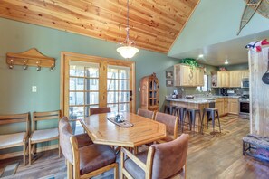 House (3 Bedrooms) | Interior - 9 Mi to Rainbow Lake: Woodsy Pinetop Cabin w/ Deck (Pinetop)