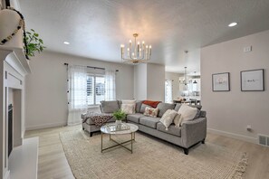 House (4 Bedrooms) | Interior