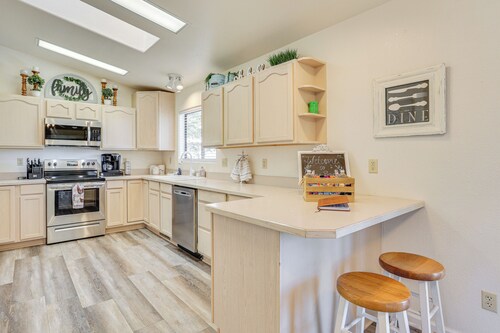 Hike, Sled & Snowshoe! Family Retreat in Payson