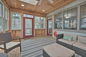 House (5 Bedrooms) | Interior