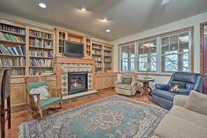 House (5 Bedrooms) | Interior
