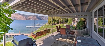 Waterfront Manson Cabin on Lake Chelan w/ Deck!