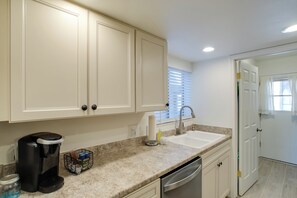Apartment (2 Bedrooms) | Bahagian dalam