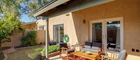 Apartment (2 Bedrooms) | Front of property