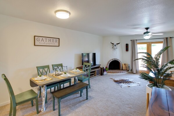 Apartment (2 Bedrooms) | Interior - Phoenix Home: Golf, Hike, & Explore Downtown! (Phoenix)