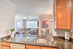 Apartment (3 Bedrooms) | Interior - Scottsdale Condo w/ Pool: Walk to Kierland Resort (Scottsdale)