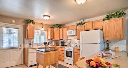 Western-style Phoenix Home: 15 Mi to Lake Pleasant