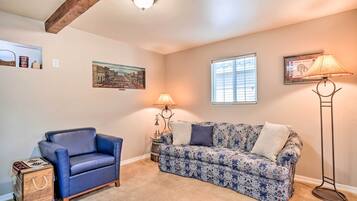 Cottage (2 Bedrooms) | Interior