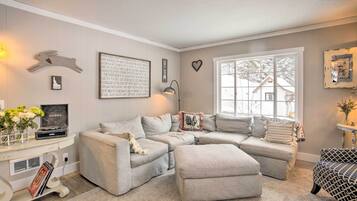 House (3 Bedrooms) | Front of property