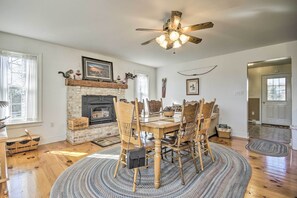 House (5 Bedrooms) | Interior