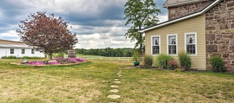 Farmhouse on River, 12 Miles to Liberty Mountain