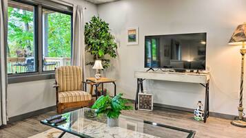 Apartment (0 Bedroom) | Interior