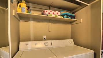 Apartamento (2 Bedrooms) | Parte interna