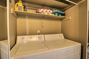 Apartment (2 Bedrooms) | Interior - Serene Desert Escape w/ Porch & Resort-style Perks (Tucson)