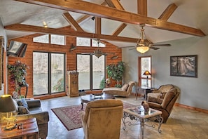 House (4 Bedrooms) | Interior