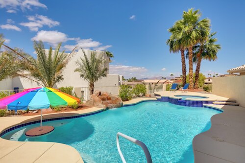 3 Mi to Lake Havasu: Luxe Home w/ Pool & Spa!