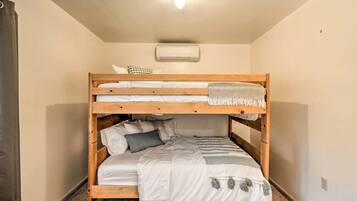 House (2 Bedrooms) | Bahagian dalam