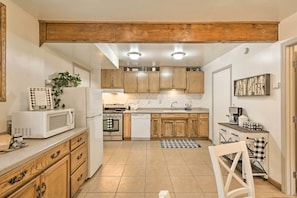 House (2 Bedrooms) | Interior