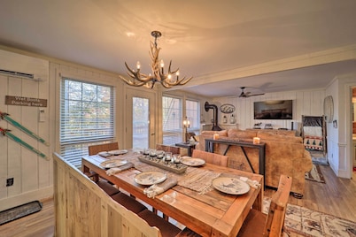 < 1 Mi to Beech Mtn Ski! Condo w/ Hot Tub Access