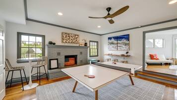 House (5 Bedrooms) | Interior