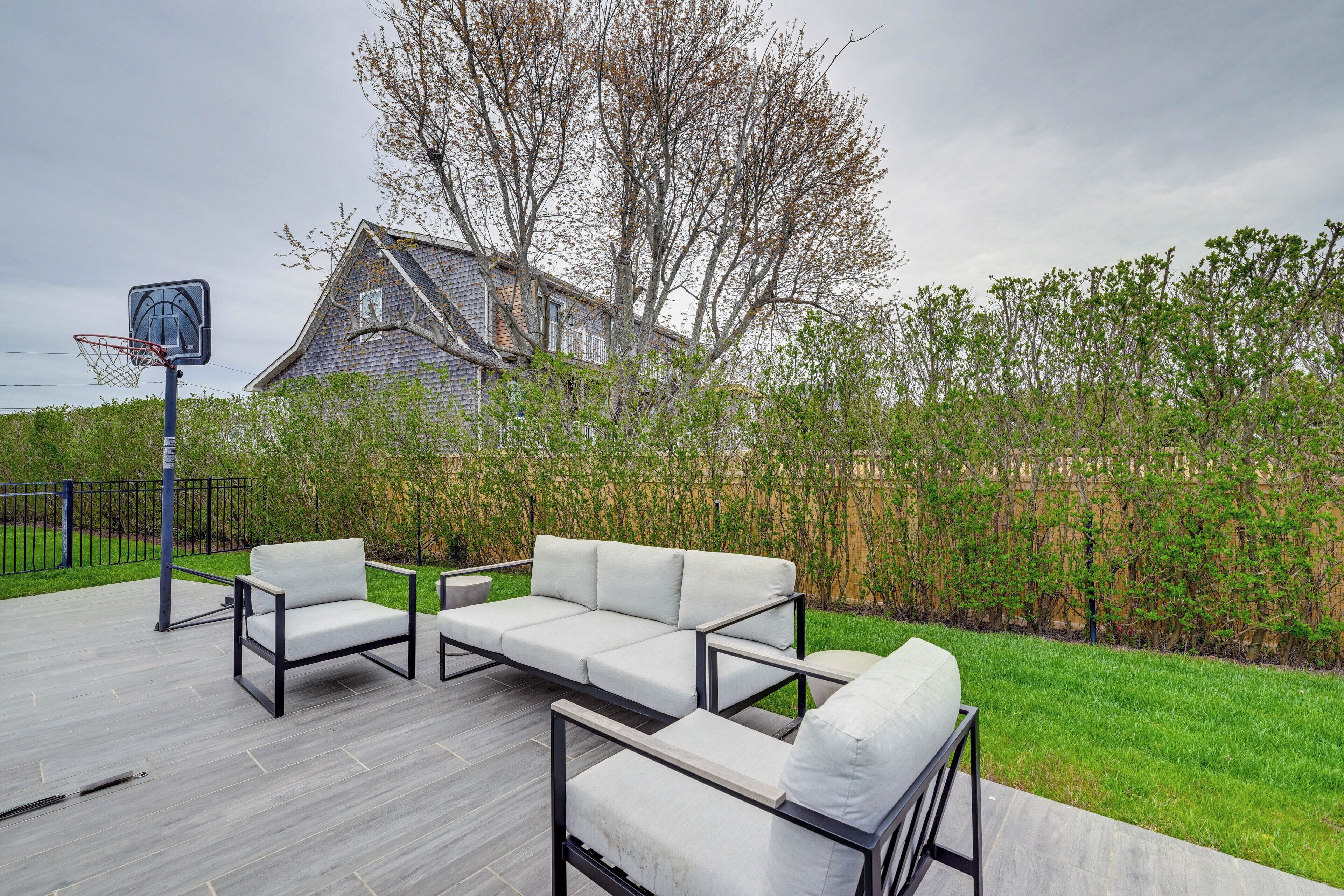 House (5 Bedrooms) | Interior